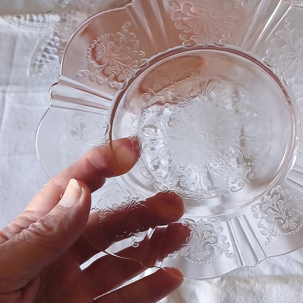 Vintage Laurel Leaf Farmhouse Plates - Picture 3 of 4